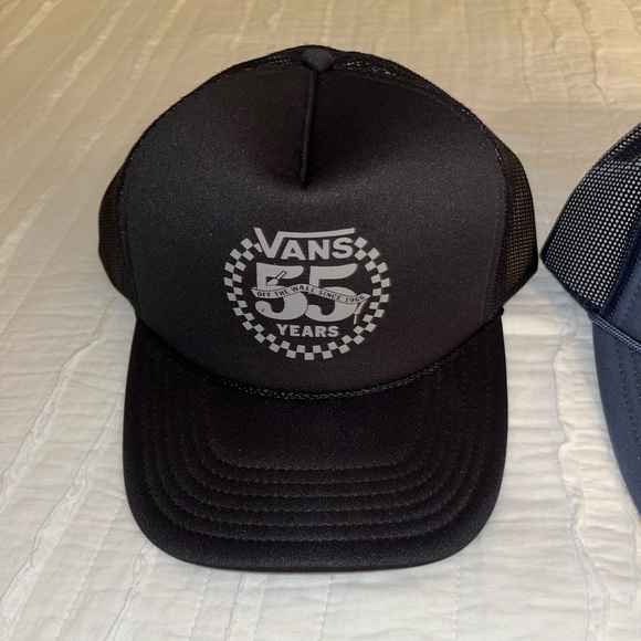 Set of two adjustable Vans trucker hats - Picture 10 of 13